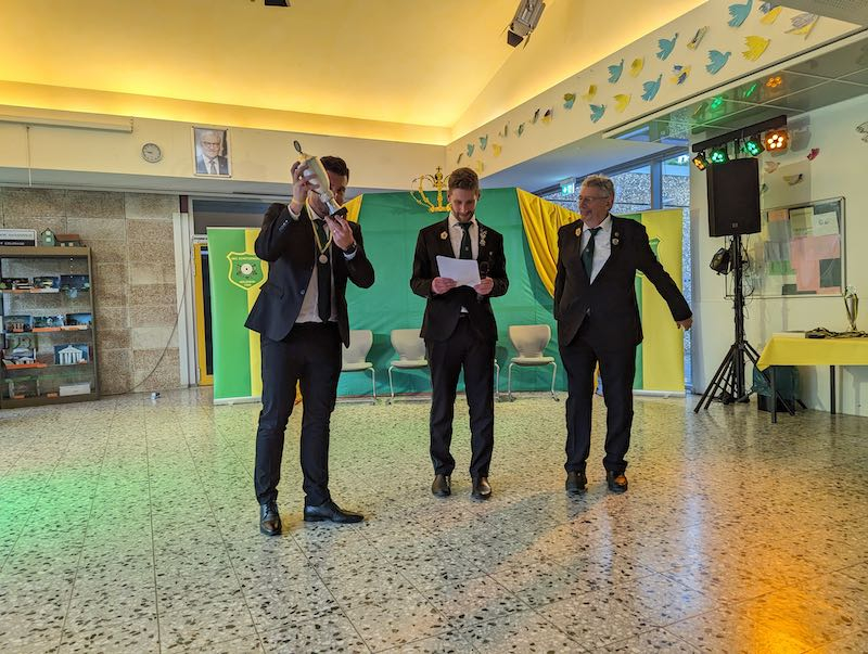 pxl_20230513_183602817.mp